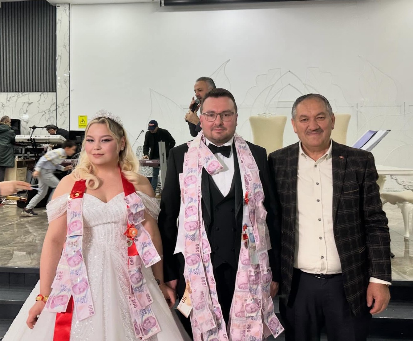 Başkan Demir, Karahasan Ailesinin Mutluluğuna Ortak Oldu