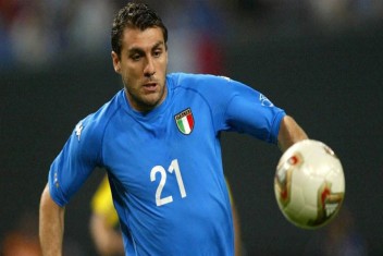 Vieri 43 yaşında sahalara