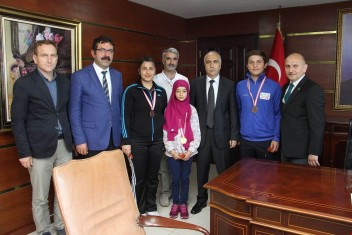 Başarılı Sporculara