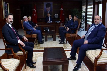 Vali Karahan’a Kaymakamlardan Veda