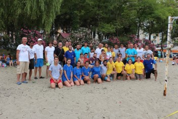 Tirebolu’da Plaj Voleybolu