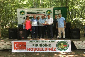 HASANŞEYH KÖYLÜLERİ, PİKNİKTE