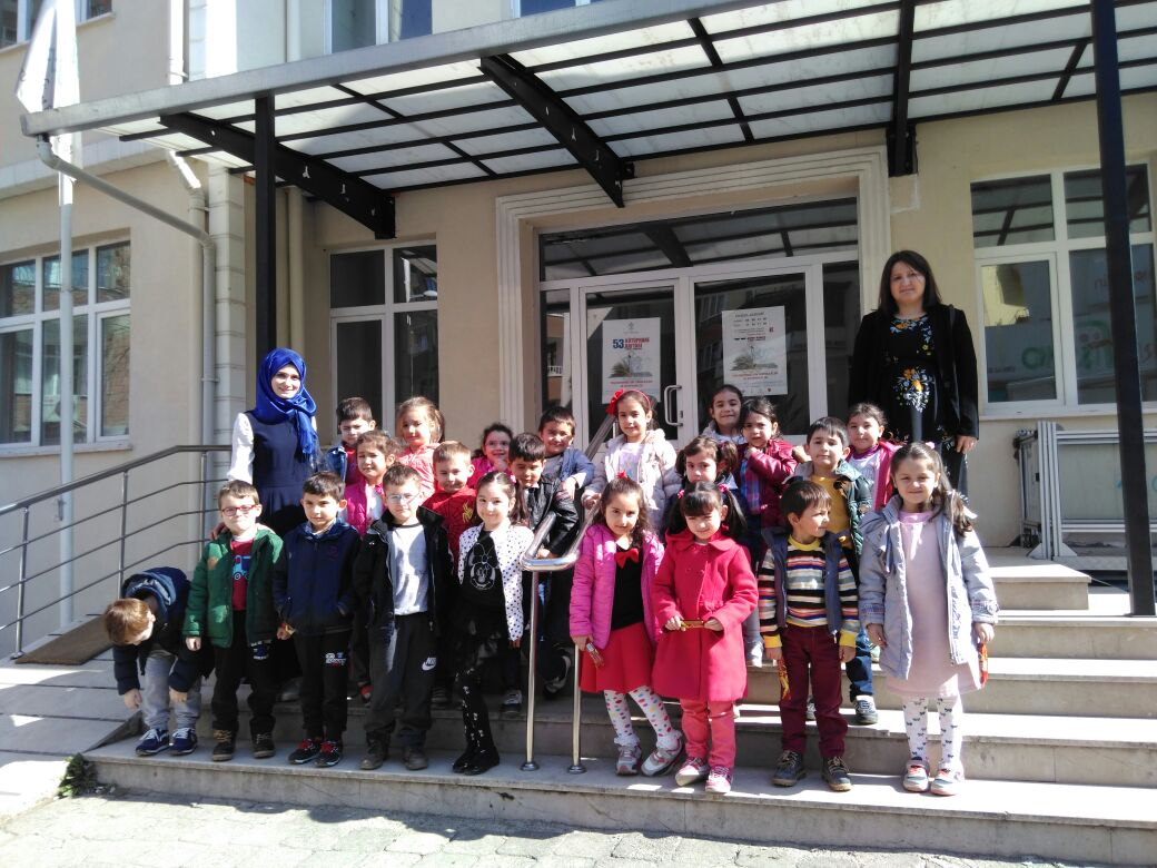 Miniklerden Kütüphaneye ziyaret