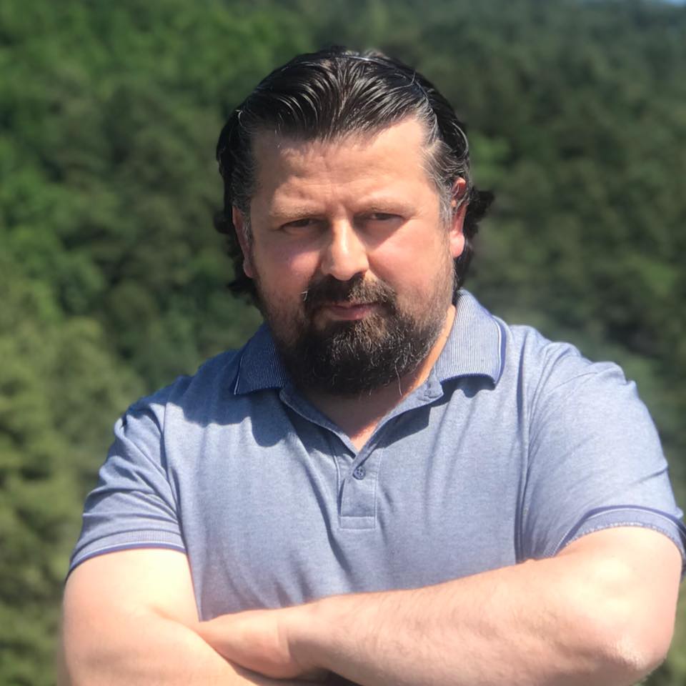 Kahraman Memiş